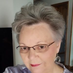 Meet your Posher, Connie